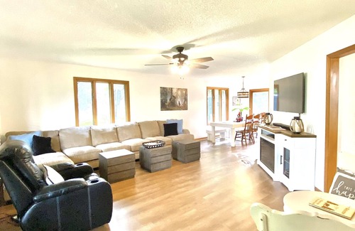 Wears Valley Other | Couzin Sid’s Farmhouse in Wears Valley between Pigeon Forge and Townsend