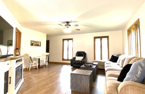 Wears Valley Other | Couzin Sid’s Farmhouse in Wears Valley between Pigeon Forge and Townsend