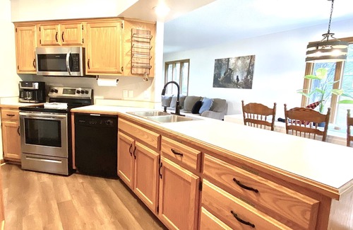 Wears Valley Other | Couzin Sid’s Farmhouse in Wears Valley between Pigeon Forge and Townsend