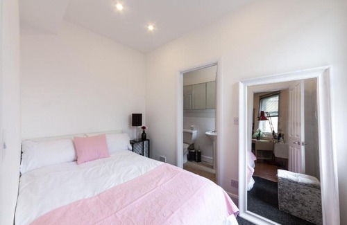 London City Centre Apartment | COVENT GARDEN PIAZZA RESIDENCE