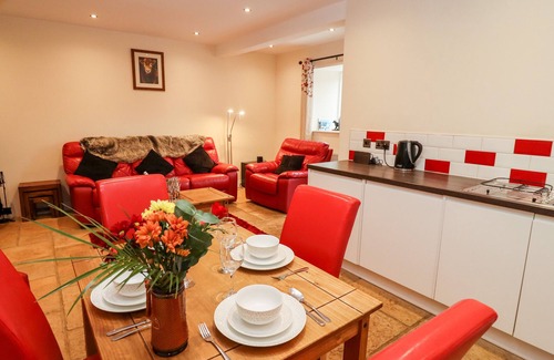 Chipping Norton Cottage | Cow Byre