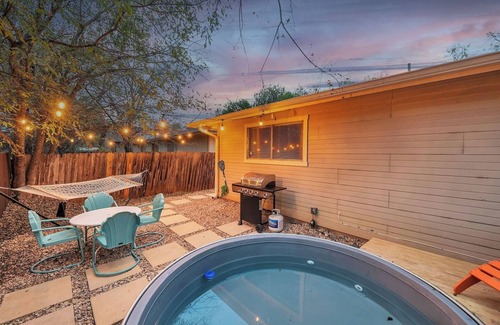 Tanglewood Forest House | Cowboy Pool | S Austin Disco Ranch | Dog Friendly
