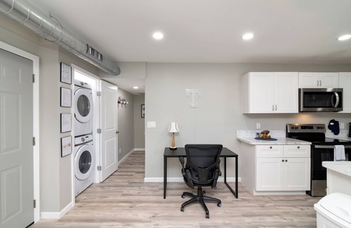 West Arlington Apartment | Cowboys & Rangers Mancave Near AT&T Stadium with AC and wifi