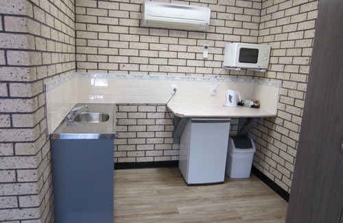 Cowra Hotel | Cowra Crest Motel