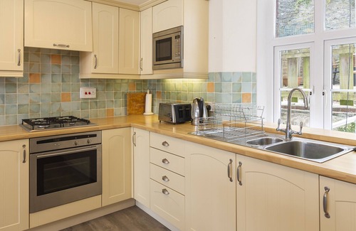 Salcombe Cottage | COXSWAINS WATCH, family friendly, with a garden in Salcombe