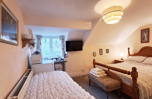 Mawr House | Coynant Farm Guest House