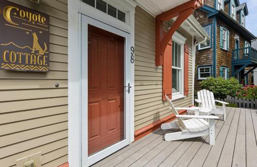 Seabrook House | Coyote Cottage by Seabrook Hospitality