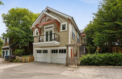 Seabrook House | Coyote Cottage by Seabrook Hospitality