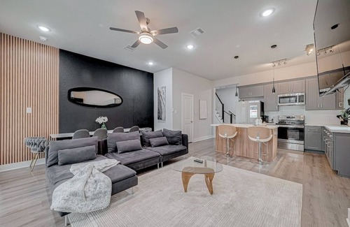 Southeast Houston House | Cozier Homes 6bd NRG, Med Ctr, Downtown