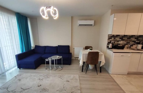 Bagcilar Apartment | Cozy 1+1 Apartment near 212 Outlet AVM