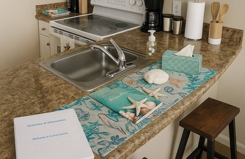 Madeira Beach Condo | Cozy 1-bedroom 1 bath condo in welcoming St. Petersburg with WiFi, AC, Pool