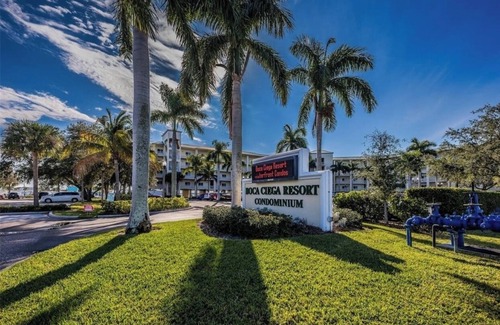 Madeira Beach Condo | Cozy 1-bedroom 1 bath condo in welcoming St. Petersburg with WiFi, AC, Pool