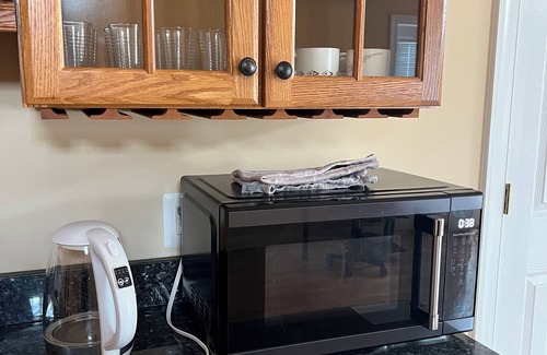 Chantilly Apartment | Cozy 1-bedroom apartment in fantastic Chantilly/Aldie area close to IAD airport