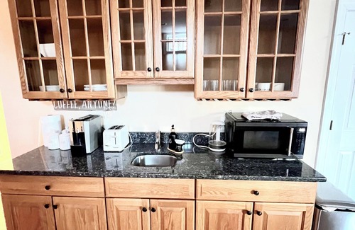 Chantilly Apartment | Cozy 1-bedroom apartment in fantastic Chantilly/Aldie area close to IAD airport