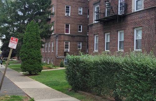 Elizabeth Apartment | Cozy 1-bedroom apartment with WiFi, AC, and convenience in peaceful Elizabeth NJ