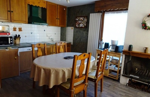 Les Gets Apartment | Cozy 1-Bedroom Apartment for 4 - South-Facing Terrace - 300m to Shops in Les Gets