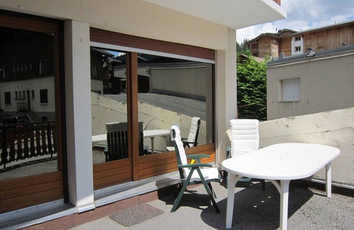 Les Gets Apartment | Cozy 1-Bedroom Apartment for 4 - South-Facing Terrace - 300m to Shops in Les Gets