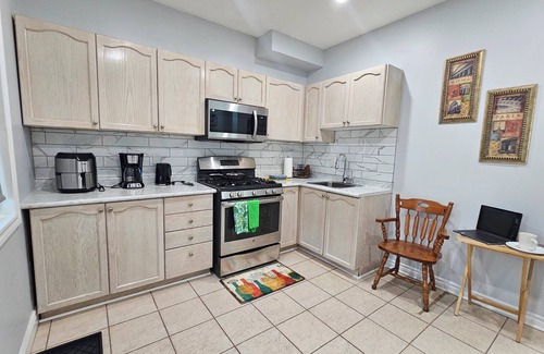 Wallace Emerson Apartment | Cozy 1-bedroom apartment in lovely Toronto