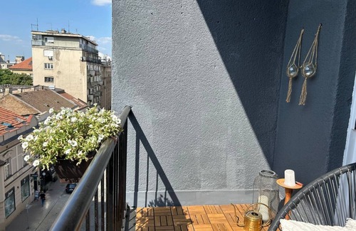 Stari Grad Apartment | Cozy 1-bedroom apartment with AC, WiFi in charming Beograd