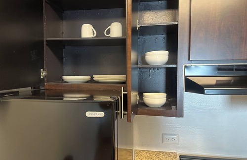 Woodlake - Briar Meadow Apartment | Cozy 1-bedroom apartment in charming Houston with fitness room, WiFi