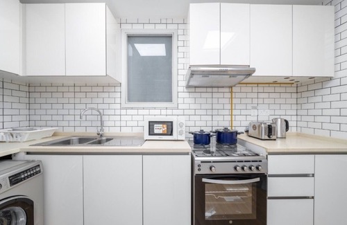 Dubai Apartment | Cozy 1-bedroom apartment Near Metro