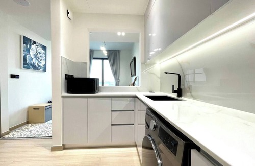 Jumeirah Village Apartment | Cozy 1-bedroom apartment in awesome Dubai with WiFi, AC, fitness room