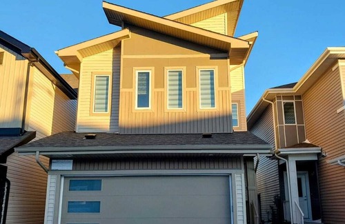 West Edmonton Apartment | Cozy 1-bedroom Bmt aptnIn Stillwater-Estate Side entrance, free parking,WiFi, AC