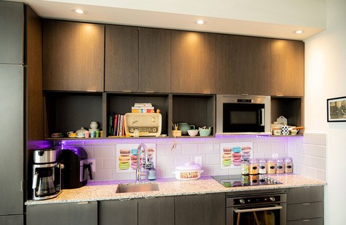 Church and Wellesley Condo | Cozy 1-bedroom condo in Toronto with WiFi, fitness, Pool, Hot Tub, Steam & Sauna