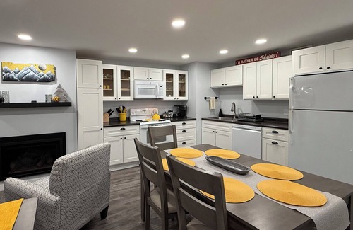 Central Vermont- Killington Condo | Cozy 1-bedroom condo in the heart of Killington with mountain views