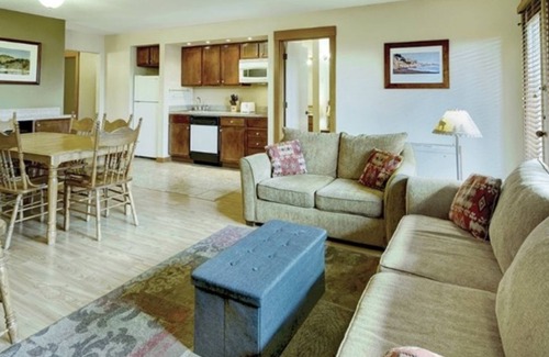 Bend Condo | Cozy 1-bedroom condo with AC, fitness room in wonderful Bend