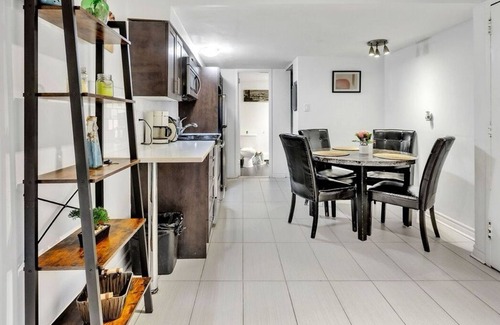 Plateau Mont Royal Apartment | Cozy 1 bedroom in front of park lafontaine