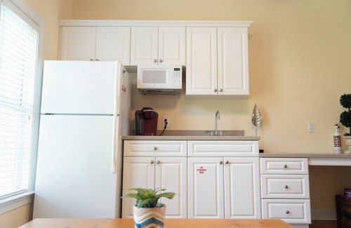Sea Trail Condo | Cozy 1-bedroom, mini suite in charming Sunset Beach with AC, WiFi