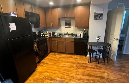 City Center Apartment | Cozy 1-bedroom Penthouse apartment with fitness room downtown Richmond