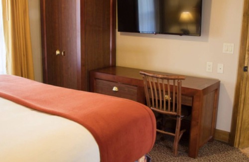 Gatlinburg Resort | Cozy 1-bedroom Resort villa with Family-Friendly Activities onsite