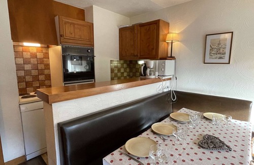 Praz-sur-Arly Apartment | Cozy 1-BR Apartment with Bunks, Mezzanine, Near Ski Slopes – Free Parking & Close to Town!