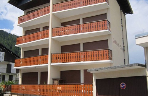 Les Gets Apartment | Cozy 1-BR Apartment for 4, South-Facing Balcony, Close to Shops and Lifts - Les Gets