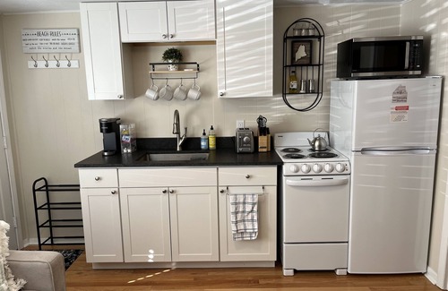 Old Orchard Beach Condo | Cozy 1 BR Condo Steps From The Beach