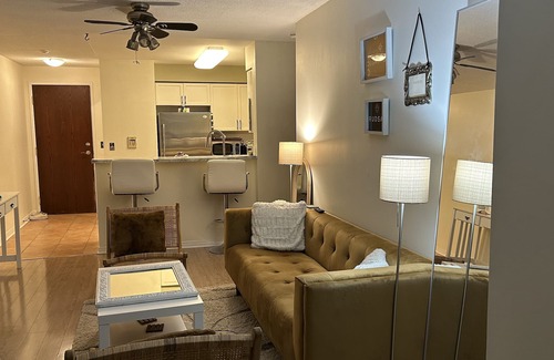 Central Erin Mills Condo | Cozy 1 BR with private balcony