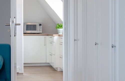 Tinnum Apartment | Cozy 1-room apartment with box-spring bed