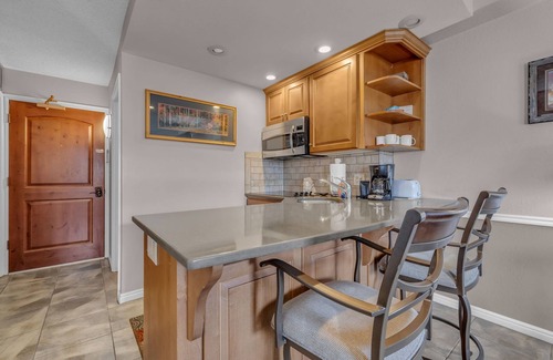 North Park City Condo | Cozy 1BDR w/Views - Free Parking, Near Bus Stop!