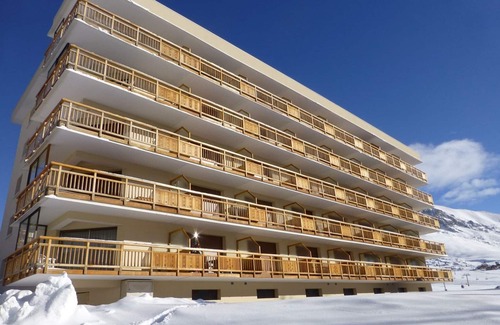Jeux Apartment | Cozy 1BR Apartment for 6 with Balcony, Parking, and Ski-In/Ski-Out Access - L'Alpe d'Huez