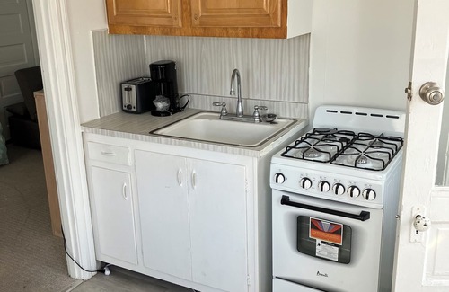 North End Apartment | Cozy 1BR apartment in OC