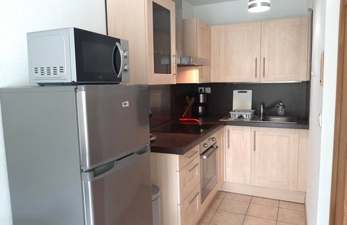 Capbreton Apartment | Cozy 1BR Apartment Near Center with Parking, Balcony, and Full Kitchen in Capbreton
