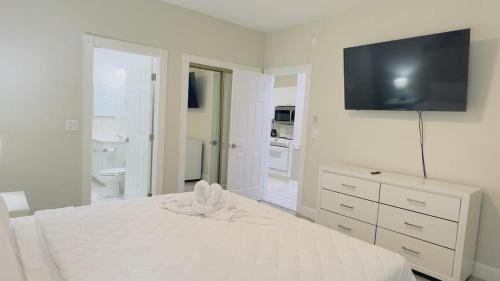 Central Myrtle Beach Apartment | Cozy 1BR Condo with Pool Access Sleeps 4