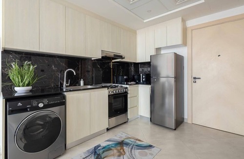 Jadaf Apartment | Cozy 1BR in Al Jaddaf w/Amazing Skyline Views!