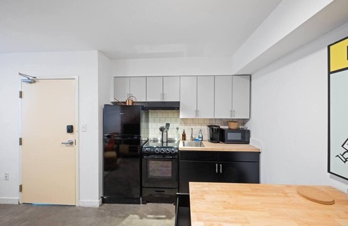 Over-the-Rhine Apartment | Cozy 1BR Near Findlay Market and UC, Rhinegeist