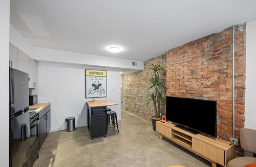 Over-the-Rhine Apartment | Cozy 1BR Near Findlay Market and UC, Rhinegeist