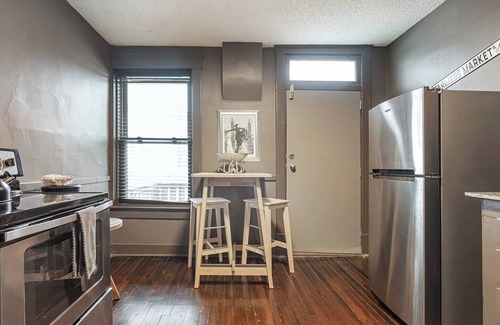 Kansas City Apartment | Cozy 1BR near KU Med, walkable