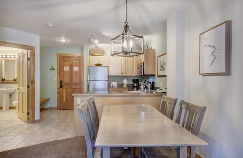 River Run Condo | Cozy 1BR River Run condo - walk to slopes, pool, hot tub & more!