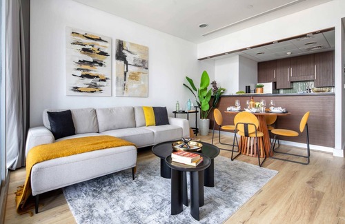 Bur Dubai Apartment | Cozy 1BR w/Spacious Balcony & City Views in DIFC!